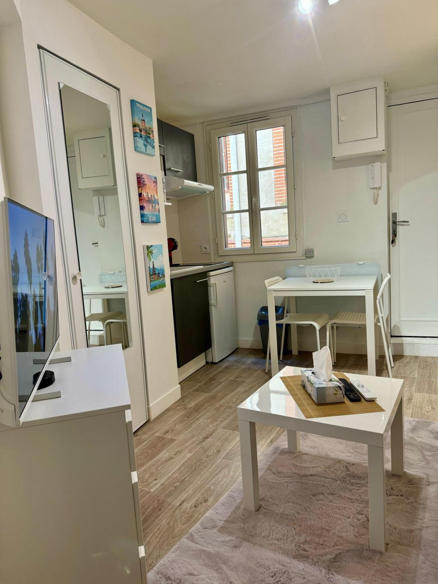 Studio Cozy Au Coeur Des Carmes Toulouse Eksteriør billede